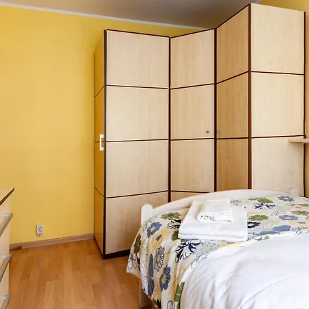 Cozy By Bookinghost Apartment