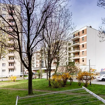 アパート Cozy By Bookinghost *